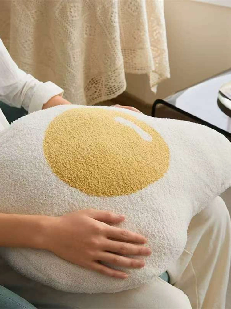 Cuscini lavorati a maglia: elementi essenziali per un arredamento elegante e accogliente